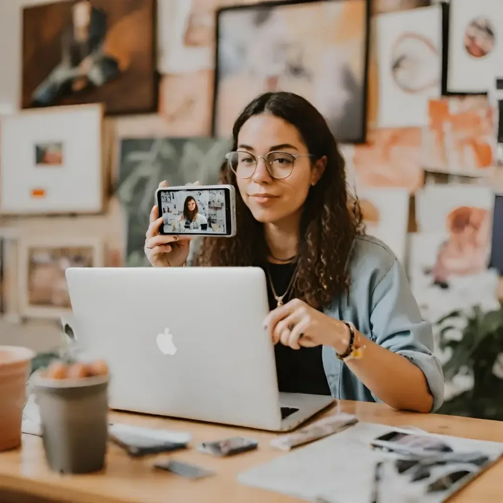 Sosyal Medya Uzmanı: Dijital Dünyanın Yaratıcı